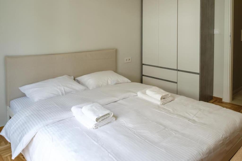 Modern Pangrati Flat! Apartment Athens Exterior photo